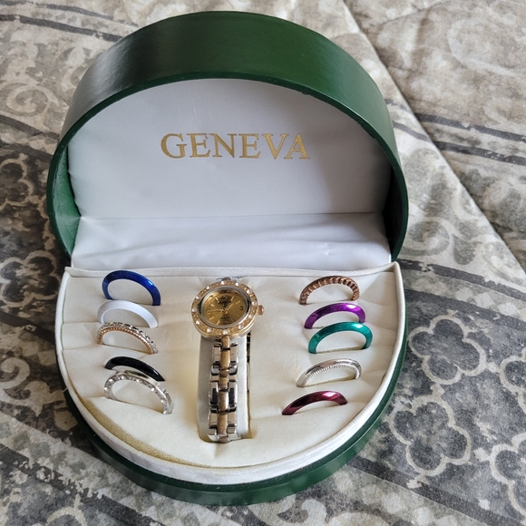 Watch - Picture 3 of 3